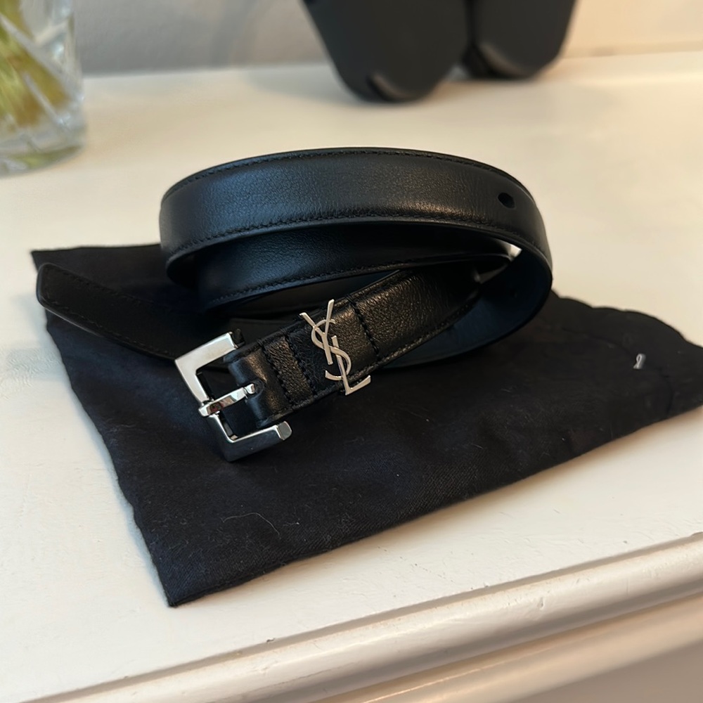 CASSANDRE THIN BELT WITH SQUARE BUCKLE IN SMOOTH LEATHER (black and silver)
